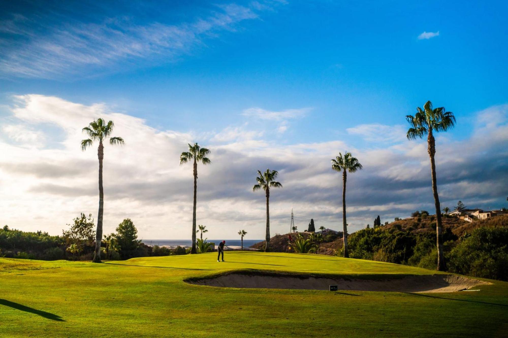 Golf En Baviera Con Vistas Al Mar Lejlighed Caleta de Vélez Eksteriør billede